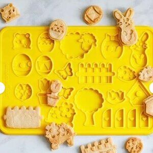 Pampered Chef Yellow Spring Cookie Mold